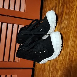 Black canvas lugsole booties